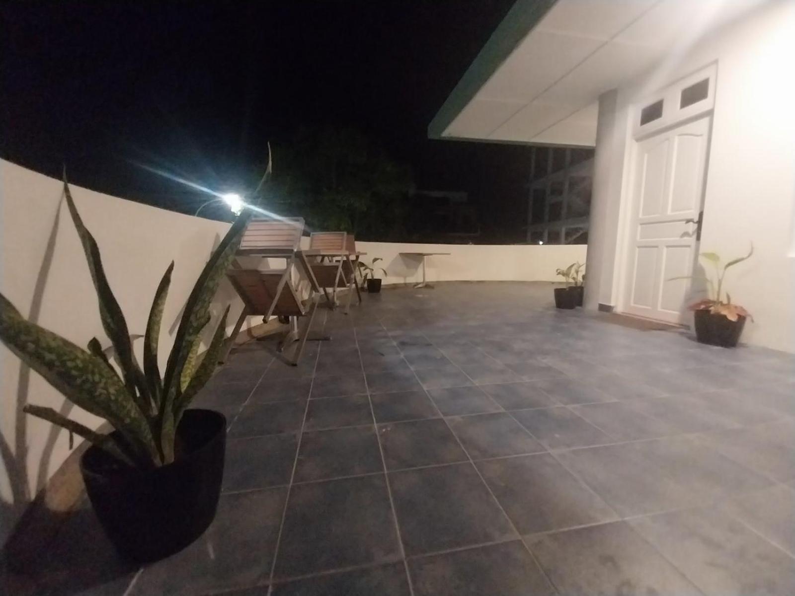 Clove Beach Addu City Exterior photo